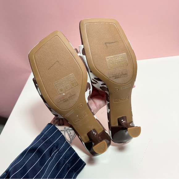 Y2K 2000s soft brown cow print kitten heels - Picture 5 of 5